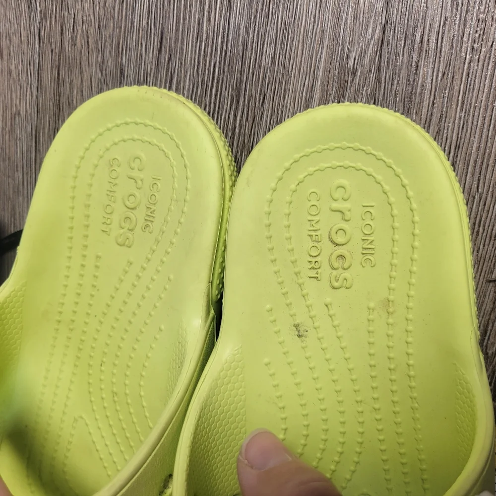 CROCS Green‎ Sandals Lightweight Slip-On Size 7 Mens 9 Womans